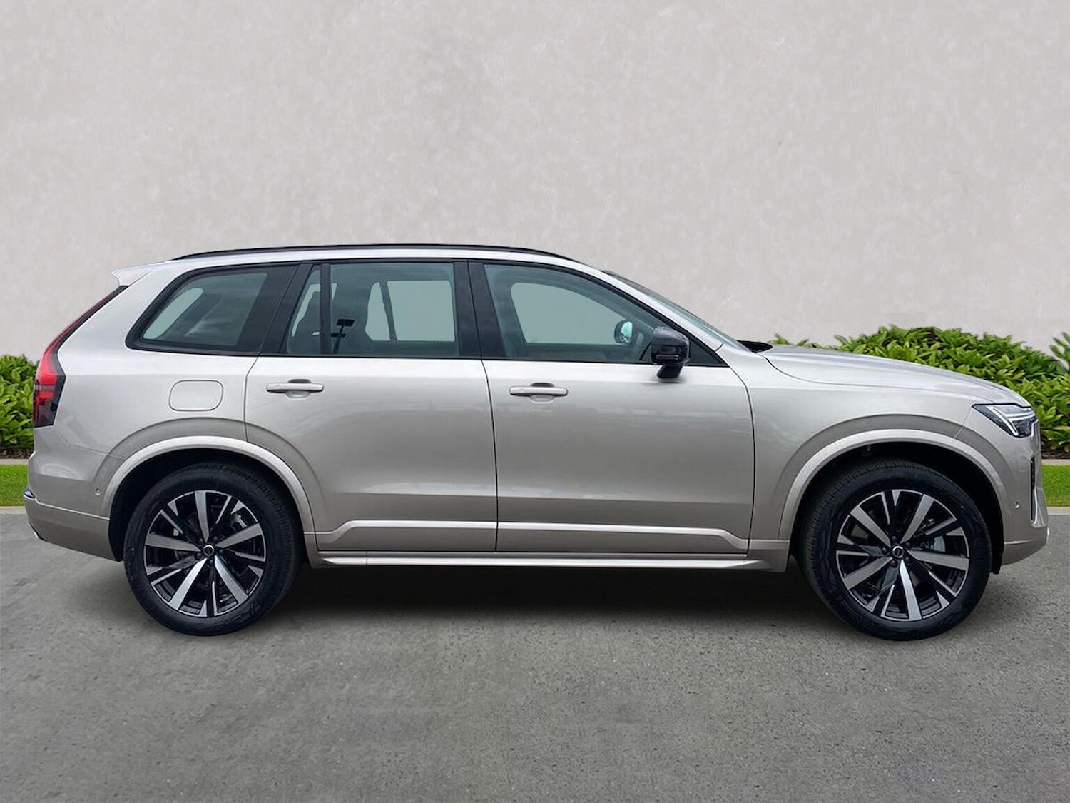 Used Volvo XC90 2025 for sale - 76114372: Photo 3