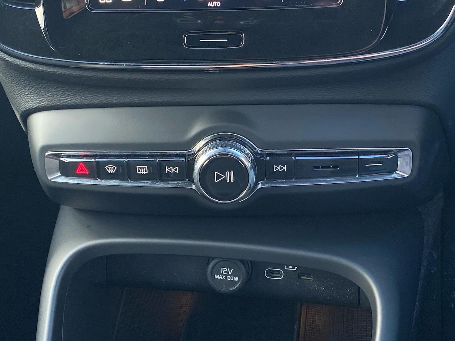 Used Volvo XC40 2024 for sale - 77555326: Photo 12