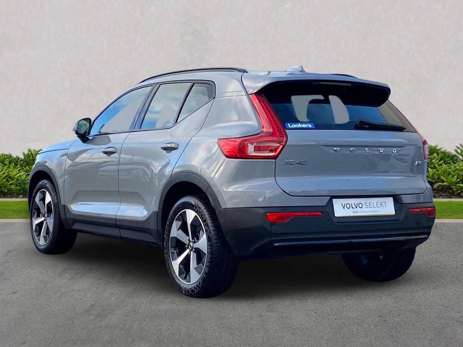 Used Volvo XC40 2024 for sale - 77555326: Photo 2