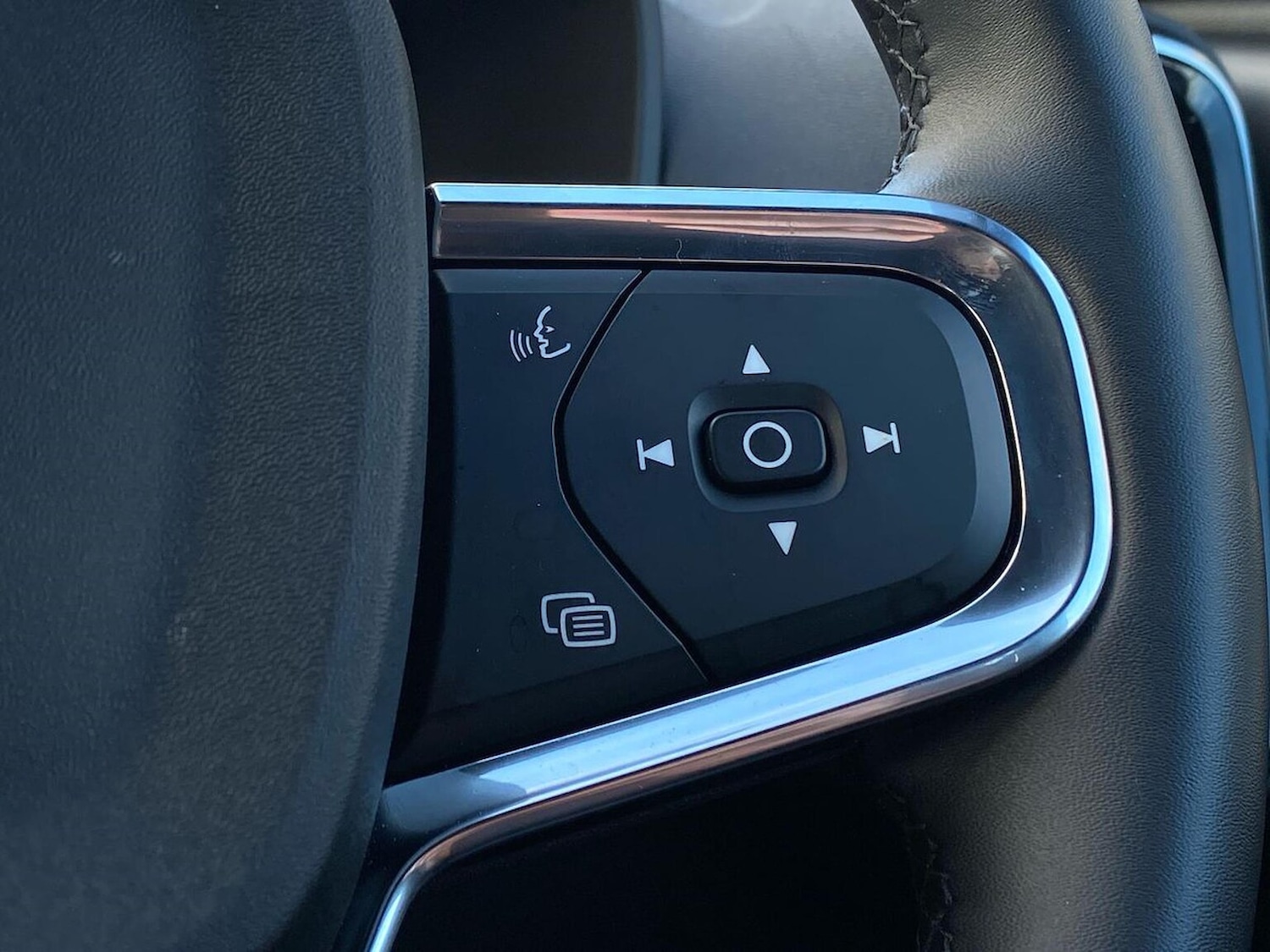 Used Volvo XC40 2024 for sale - 77555326: Photo 26