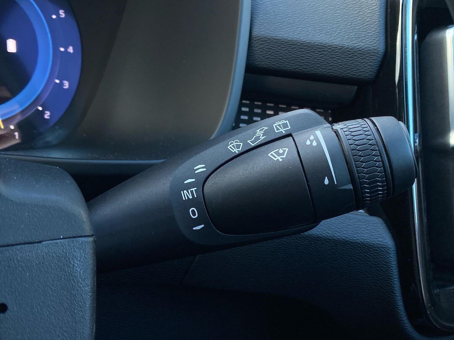 Used Volvo XC40 2024 for sale - 77555326: Photo 28