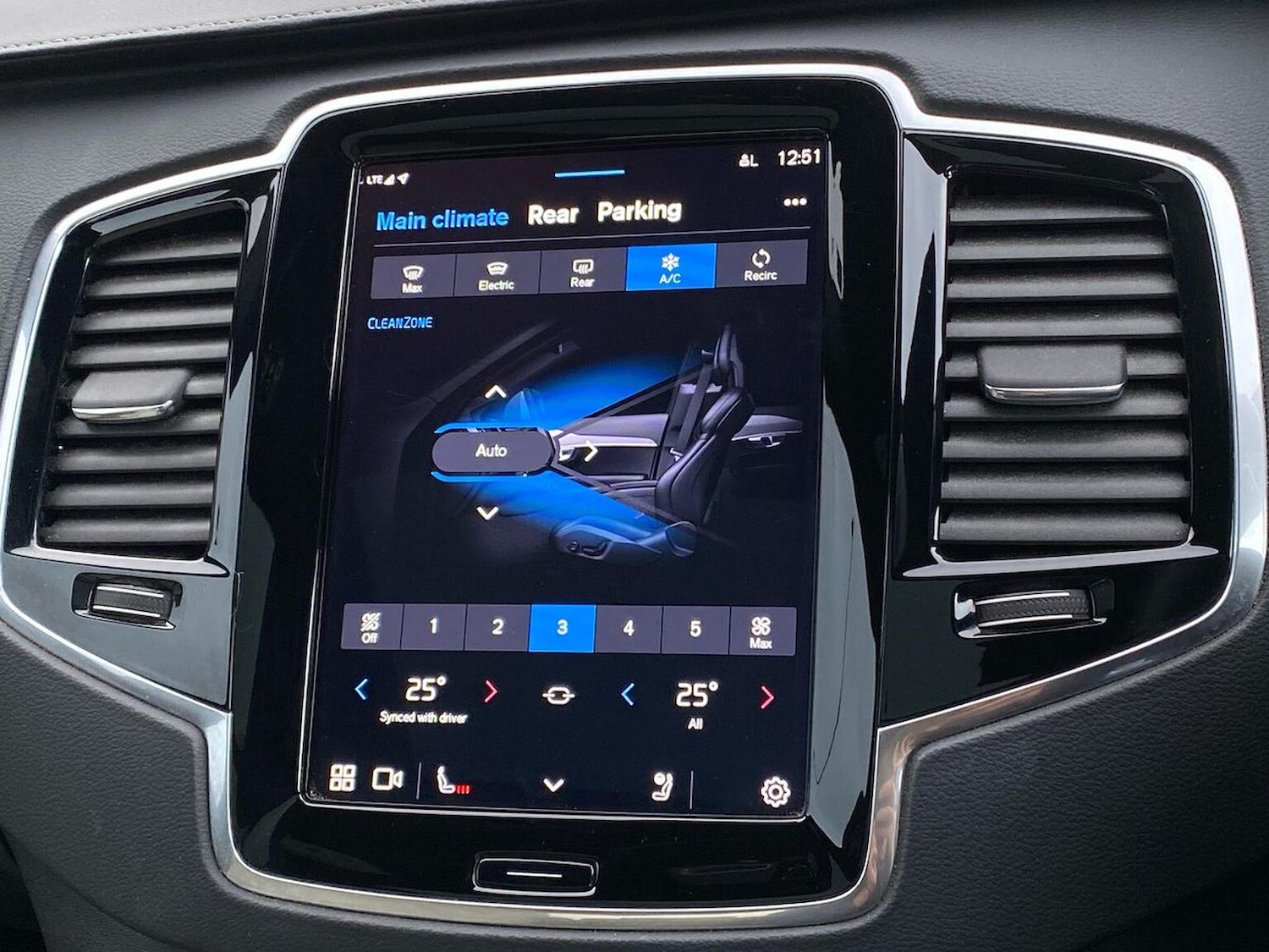 Used Volvo XC90 2022 for sale - 76893305: Photo 25