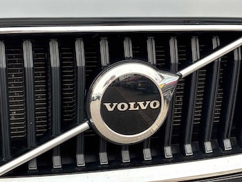 Used Volvo XC60 2023 for sale - 79359968: Photo