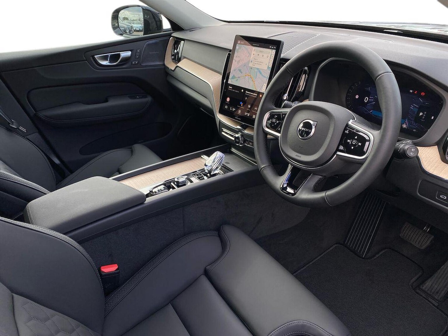 Used Volvo XC60 2025 for sale - 77522152: Photo 16