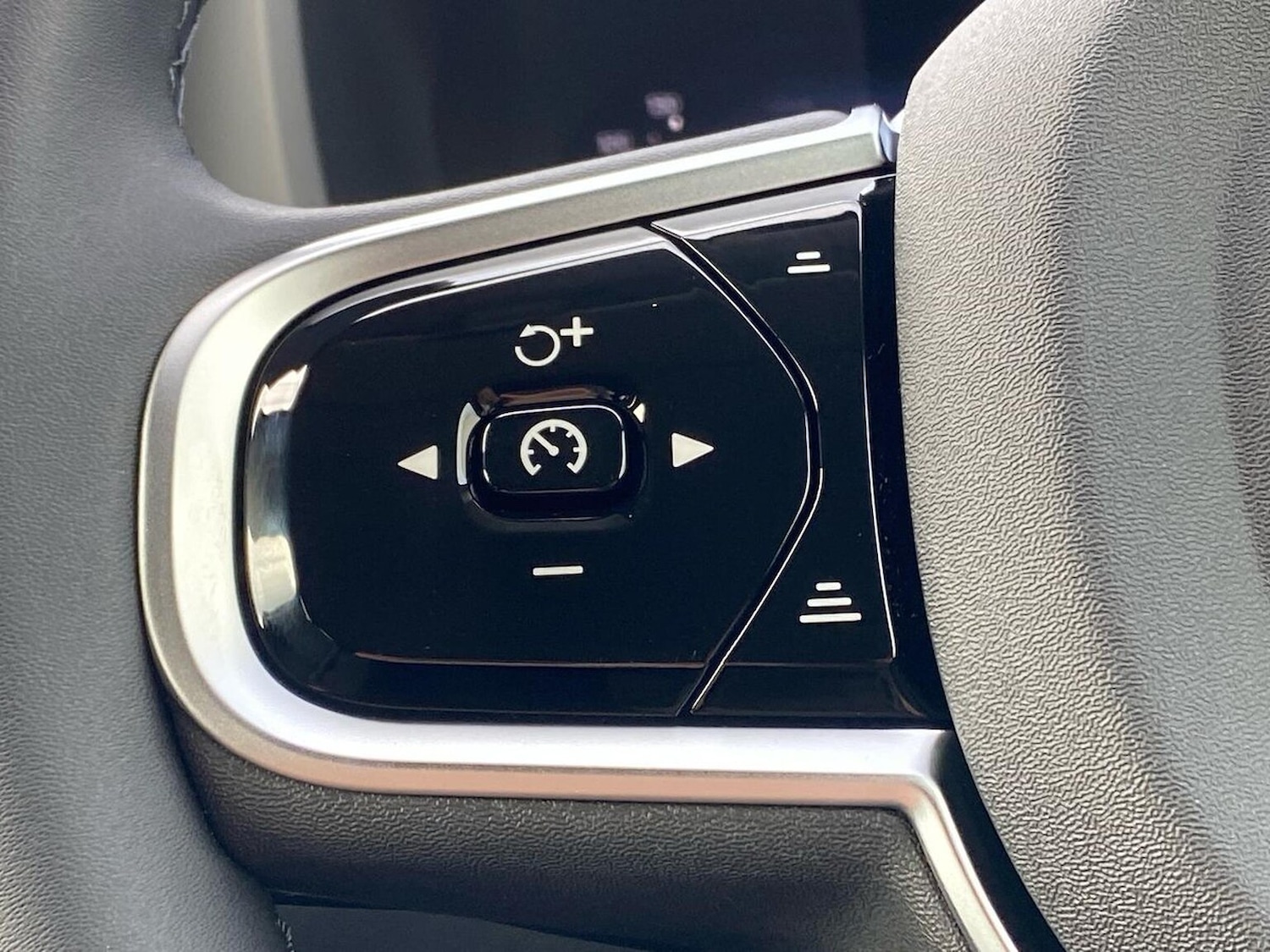 Used Volvo XC60 2025 for sale - 77522152: Photo 28