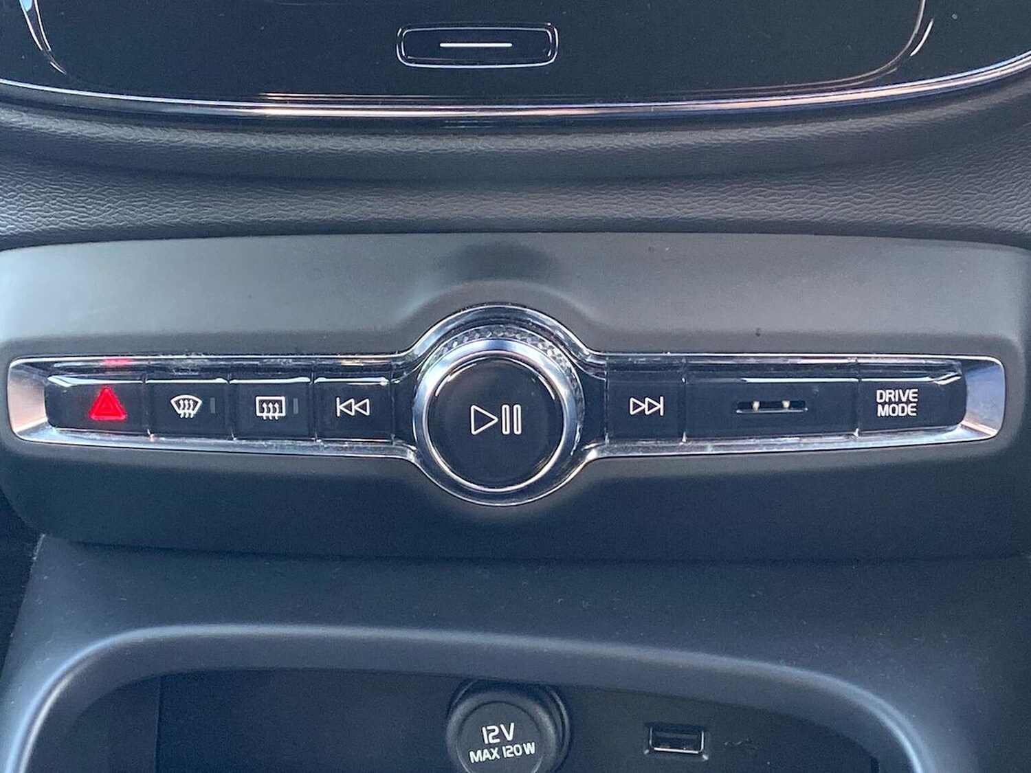 Used Volvo XC40 2022 for sale - 76352494: Photo 13