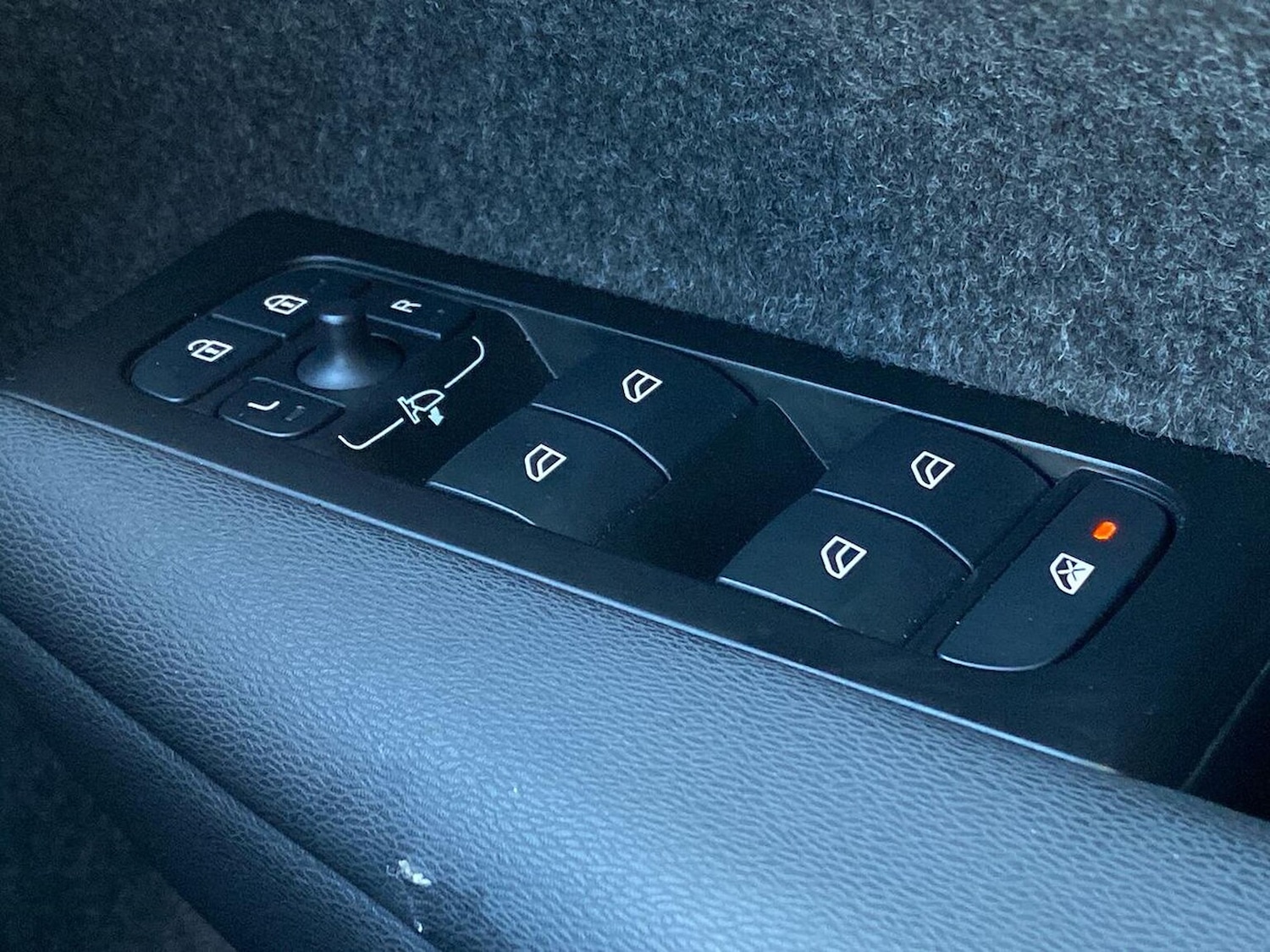 Used Volvo XC40 2022 for sale - 76352494: Photo 22