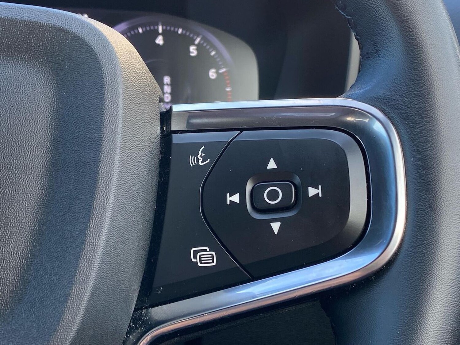 Used Volvo XC40 2022 for sale - 76352494: Photo 26