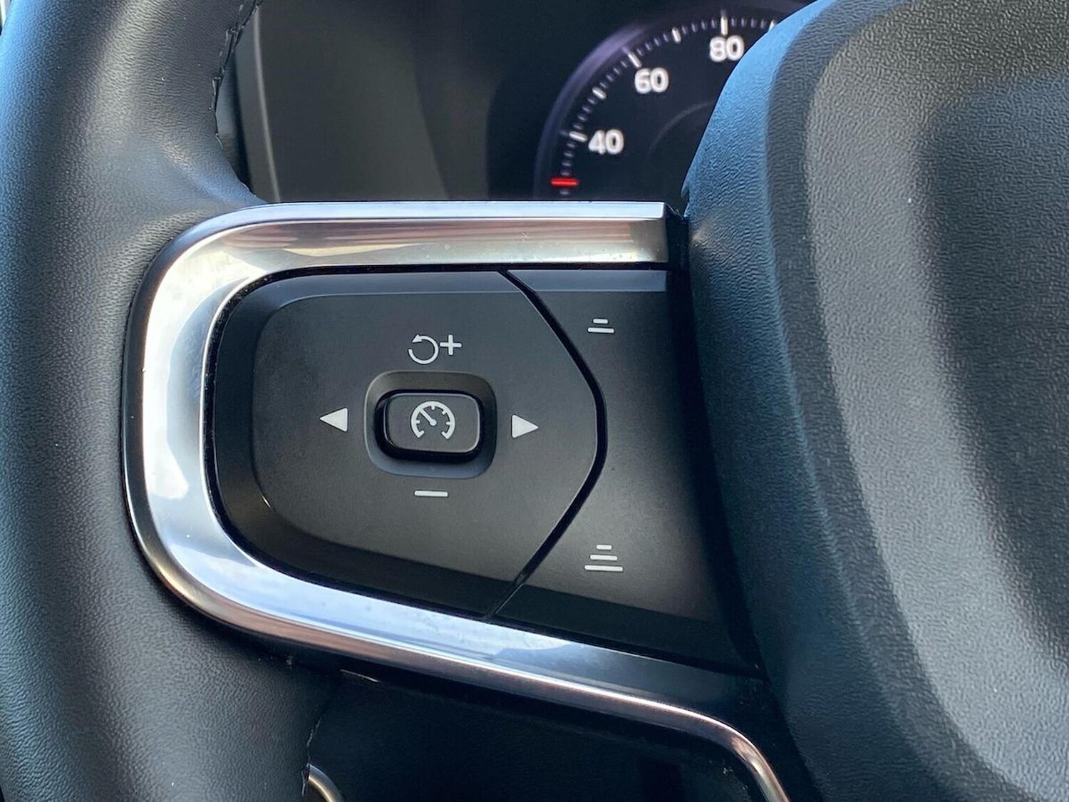 Used Volvo XC40 2022 for sale - 76352494: Photo 27