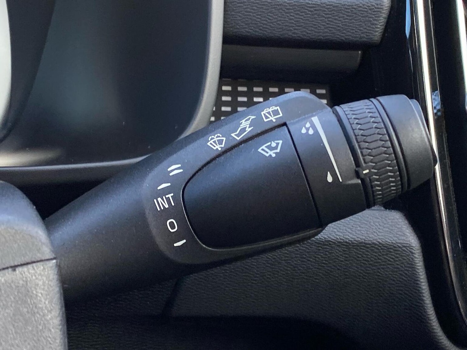 Used Volvo XC40 2022 for sale - 76352494: Photo 28