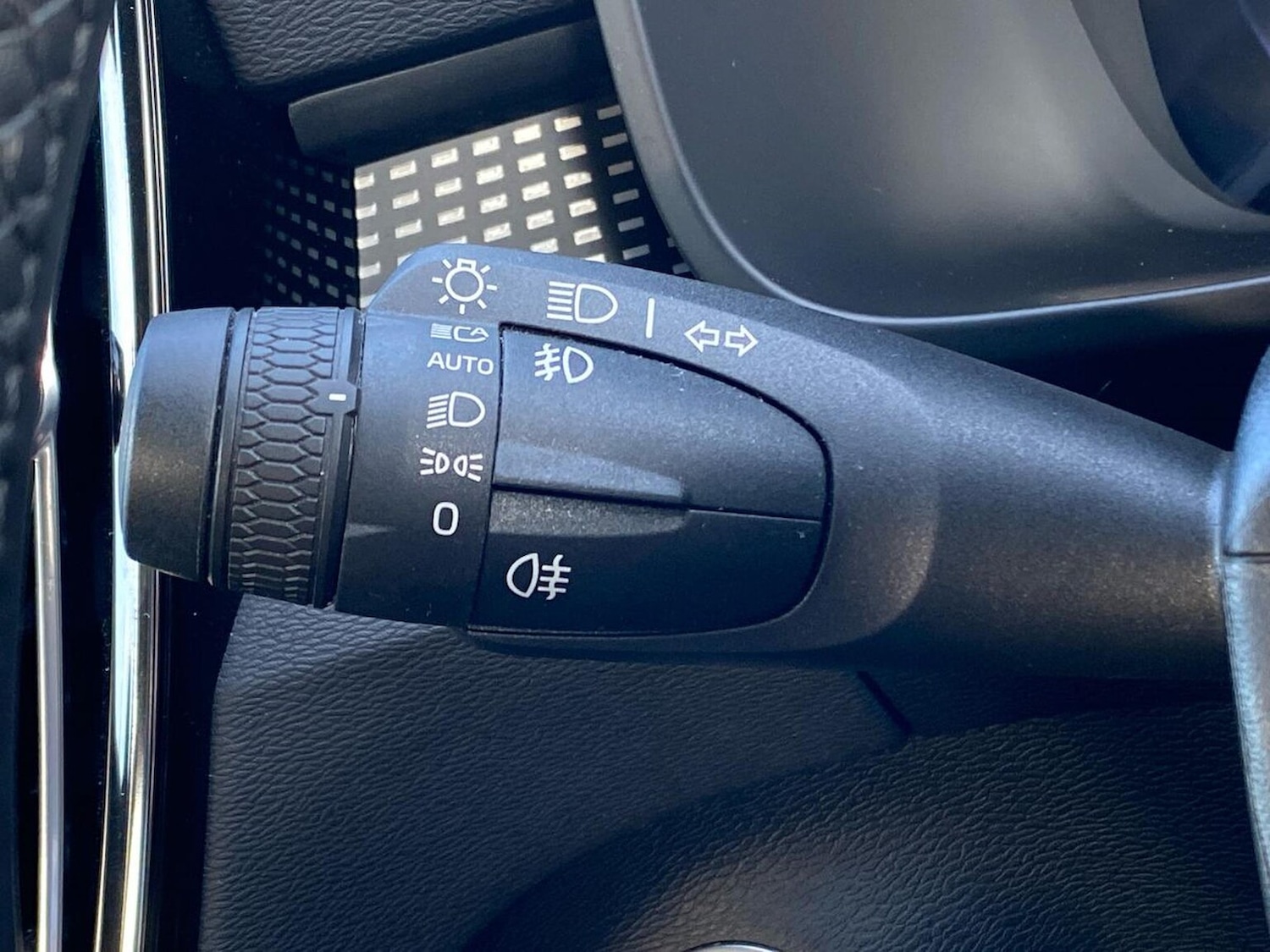 Used Volvo XC40 2022 for sale - 76352494: Photo 29