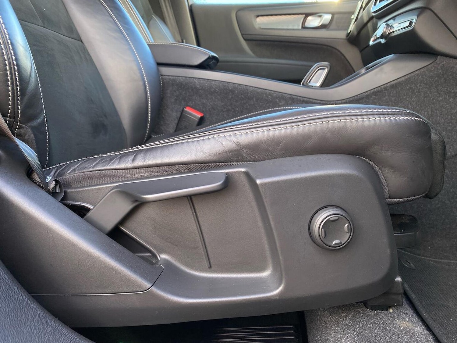 Used Volvo XC40 2022 for sale - 76352494: Photo 30