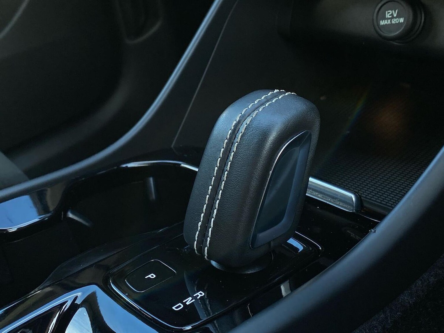 Used Volvo XC40 2022 for sale - 76352494: Photo 38