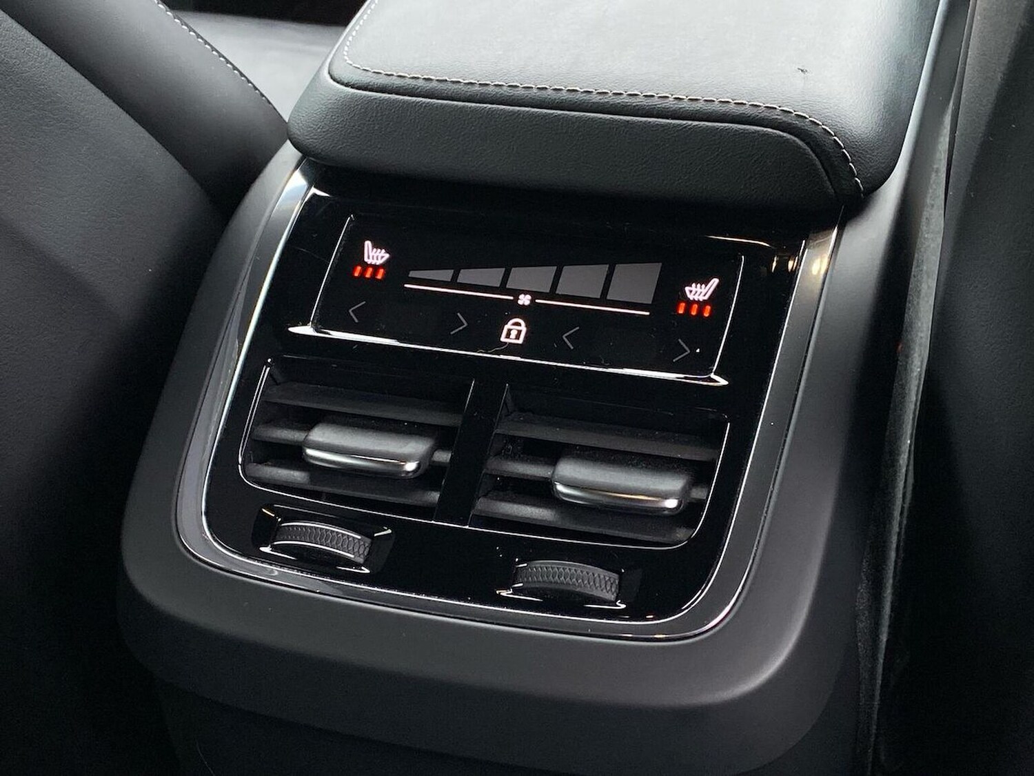 Used Volvo XC60 2022 for sale - 78191172: Photo 46