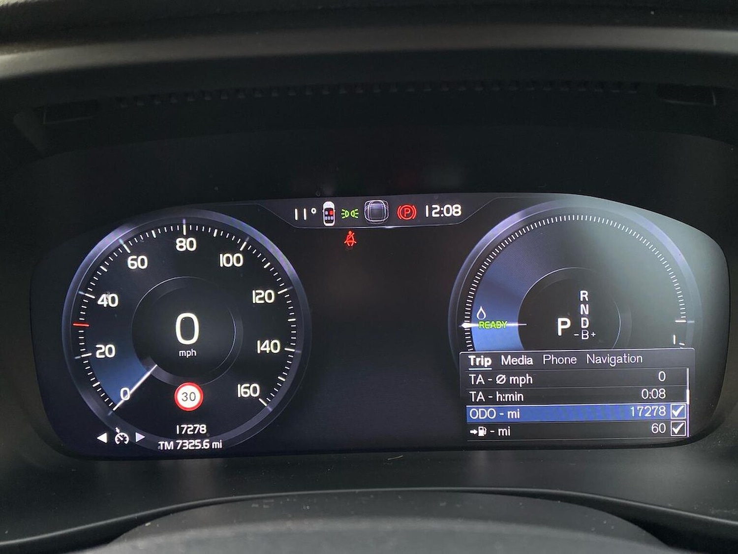 Used Volvo XC40 2023 for sale - 76958732: Photo 11