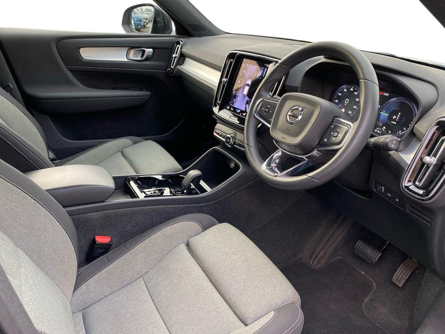 Used Volvo XC40 2023 for sale - 76958732: Photo 16