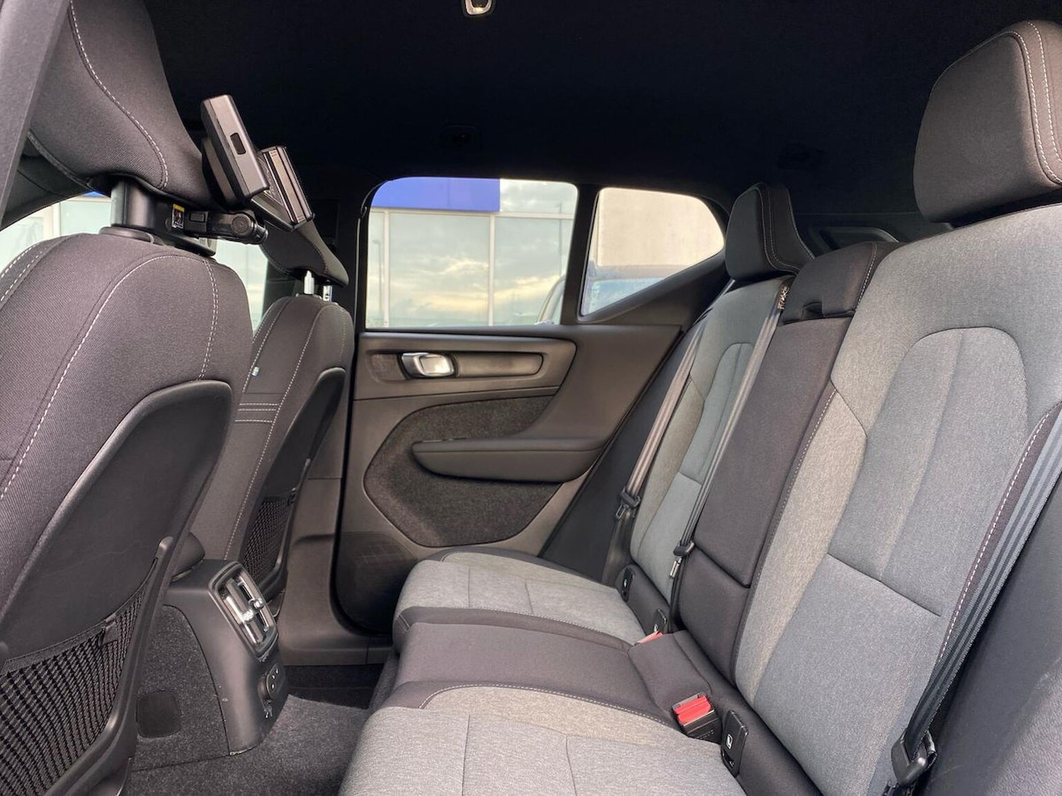 Used Volvo XC40 2023 for sale - 76958732: Photo 17