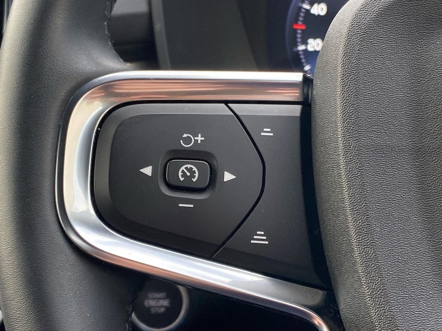 Used Volvo XC40 2023 for sale - 76958732: Photo 28