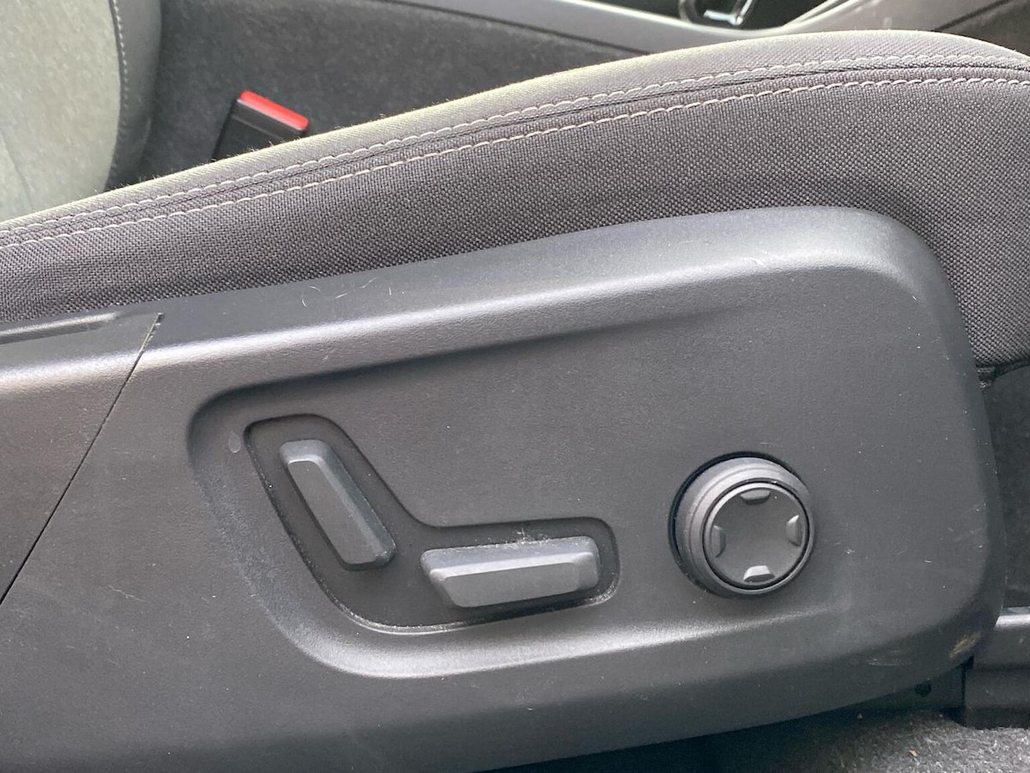 Used Volvo XC40 2023 for sale - 76958732: Photo 31