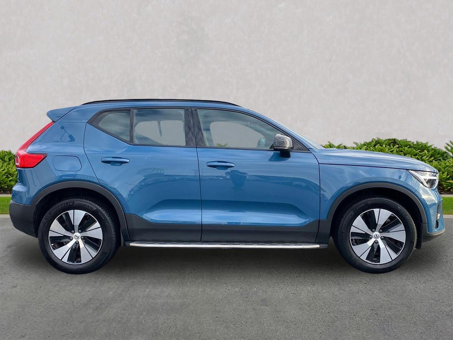 Used Volvo XC40 2023 for sale - 76958732: Photo 4