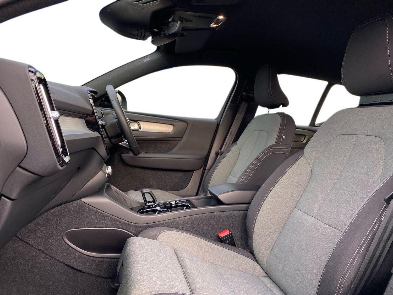 Used Volvo XC40 2023 for sale - 76958732: Photo 8