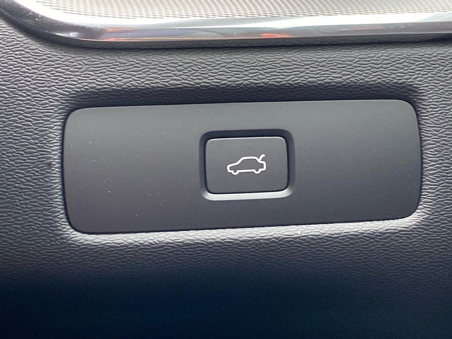 Used Volvo XC60 2023 for sale - 76422360: Photo 23