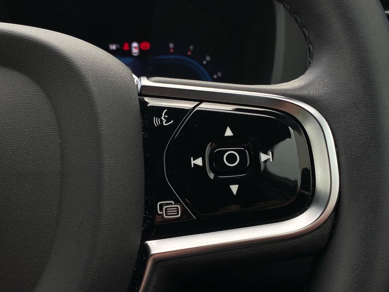 Used Volvo XC60 2023 for sale - 76422360: Photo 27