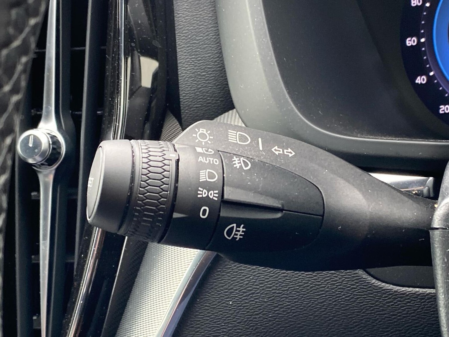 Used Volvo XC60 2023 for sale - 76422360: Photo 30