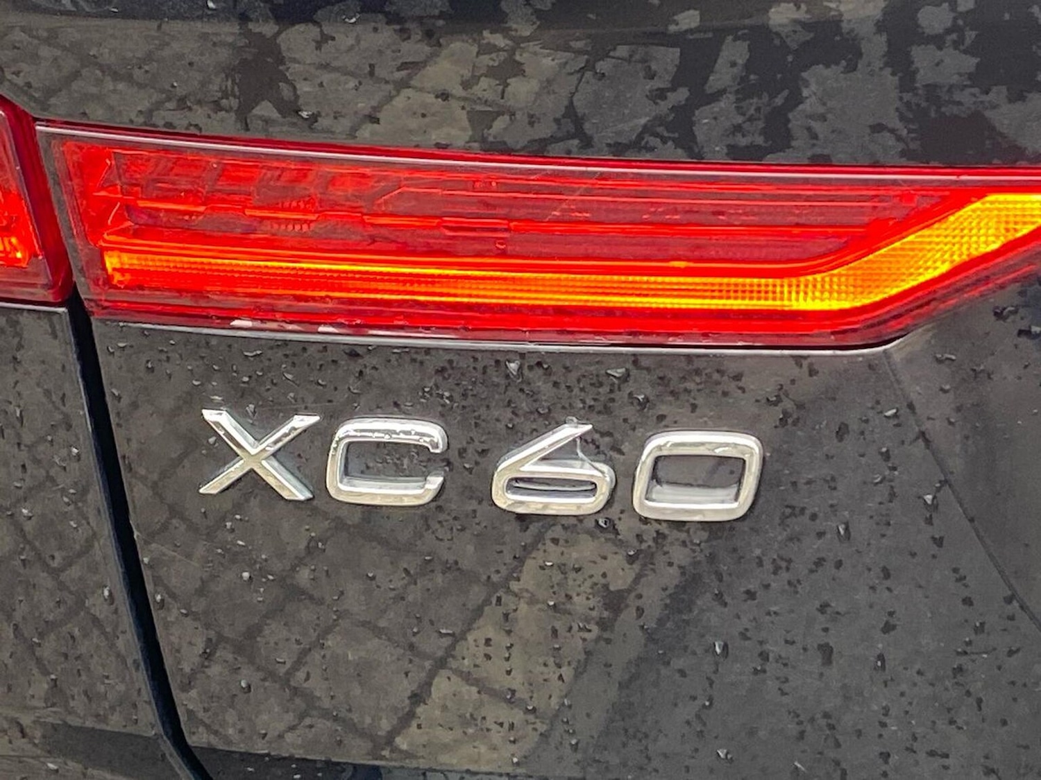 Used Volvo XC60 2023 for sale - 76422360: Photo 35