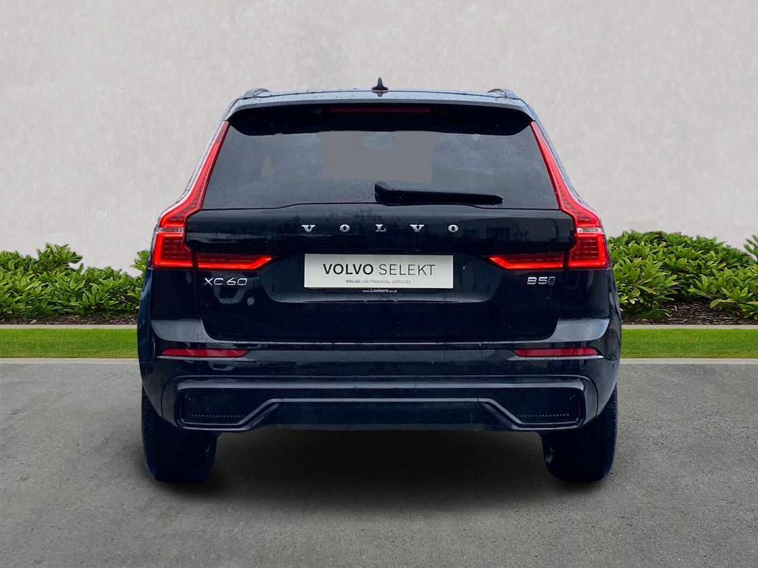 Used Volvo XC60 2023 for sale - 76422360: Photo 5