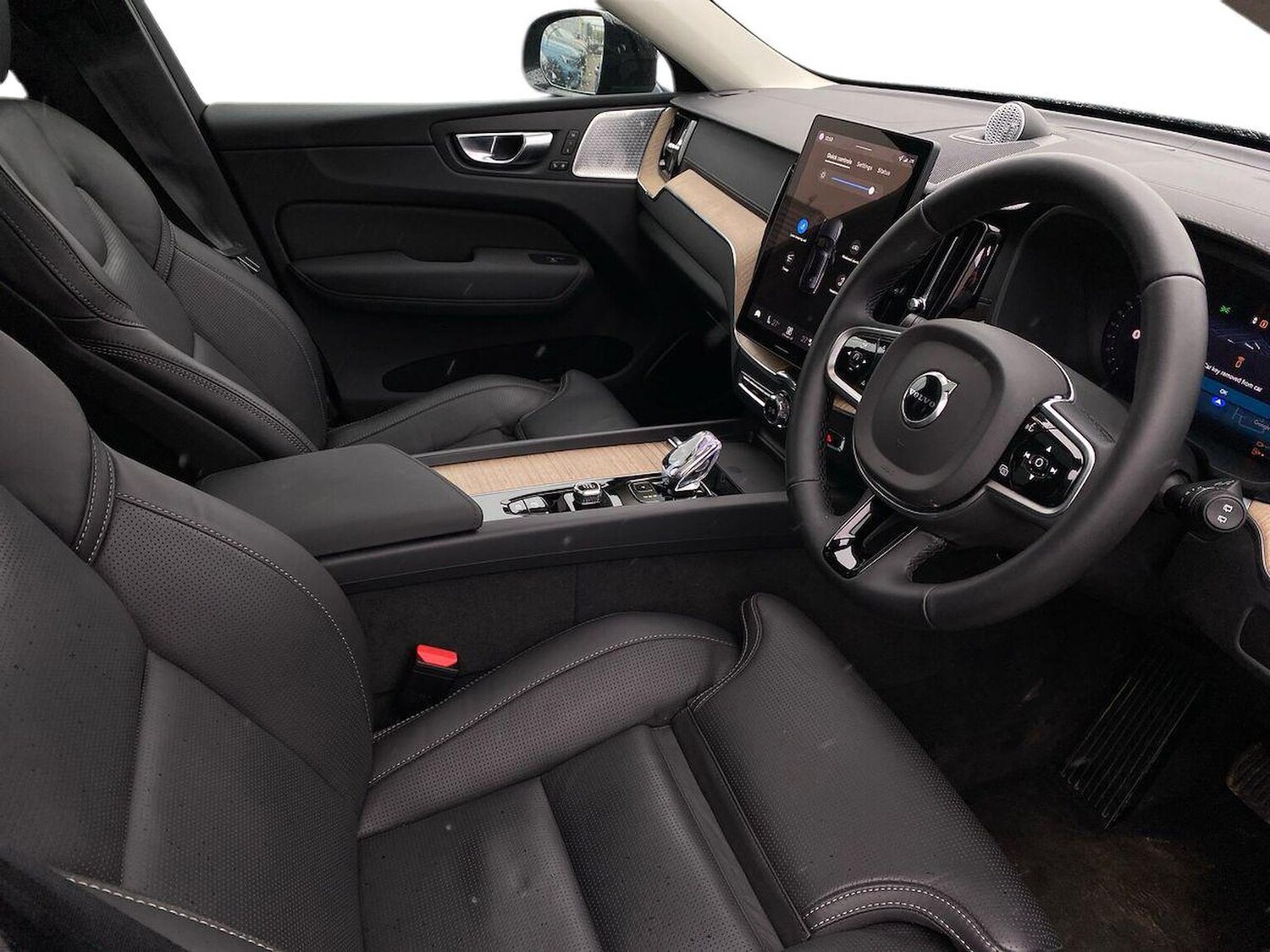 Used Volvo XC60 2025 for sale - 78191071: Photo 17