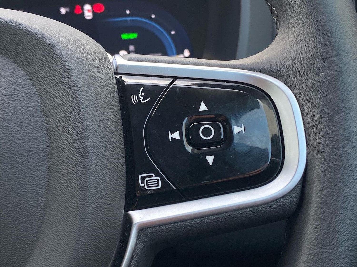 Used Volvo XC60 2025 for sale - 76407380: Photo 24