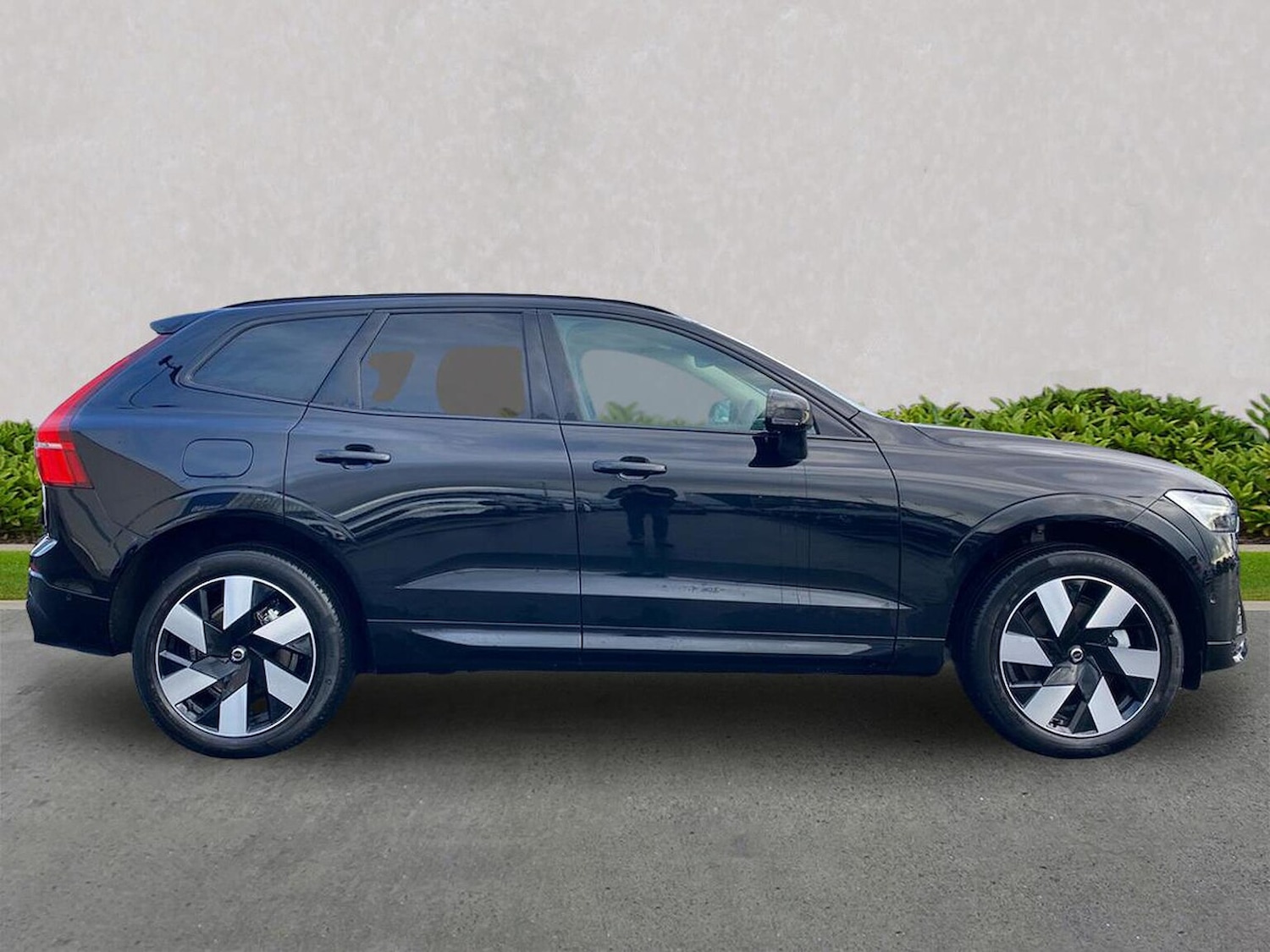 Used Volvo XC60 2025 for sale - 76407380: Photo 3