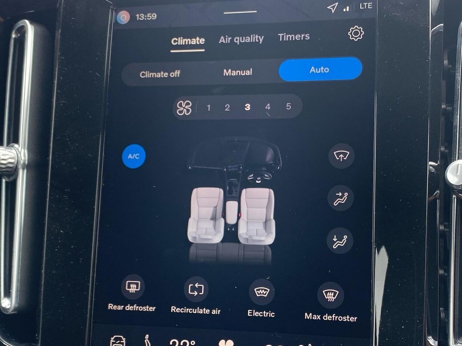 Used Volvo XC40 2025 for sale - 77489352: Photo 25