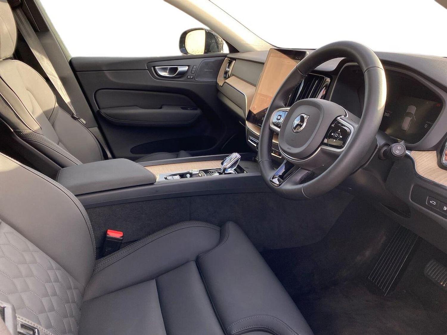 Used Volvo XC60 2025 for sale - 77984048: Photo 15