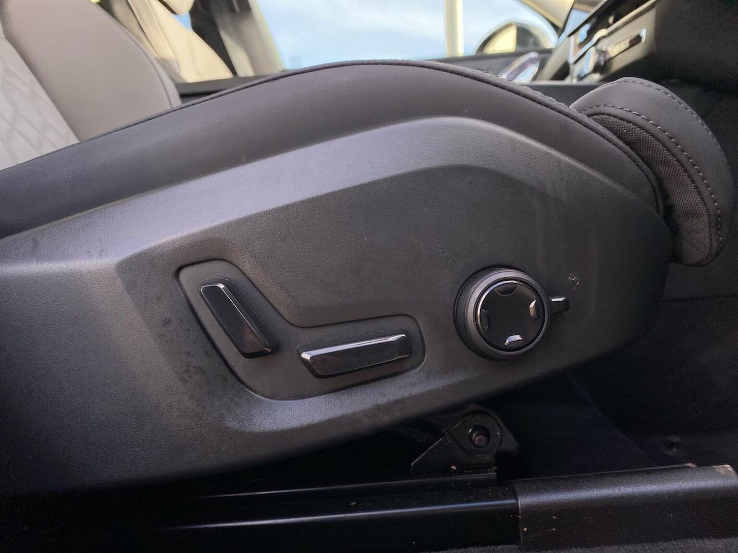 Used Volvo XC60 2025 for sale - 77984048: Photo 29