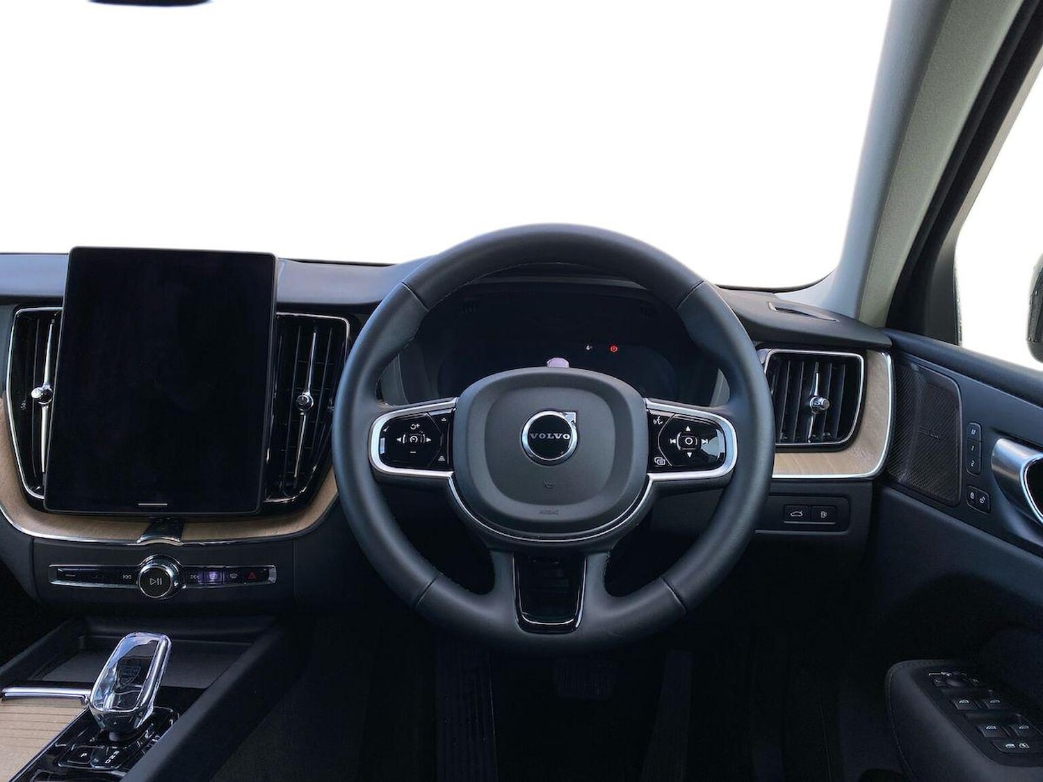 Used Volvo XC60 2025 for sale - 77984048: Photo 9