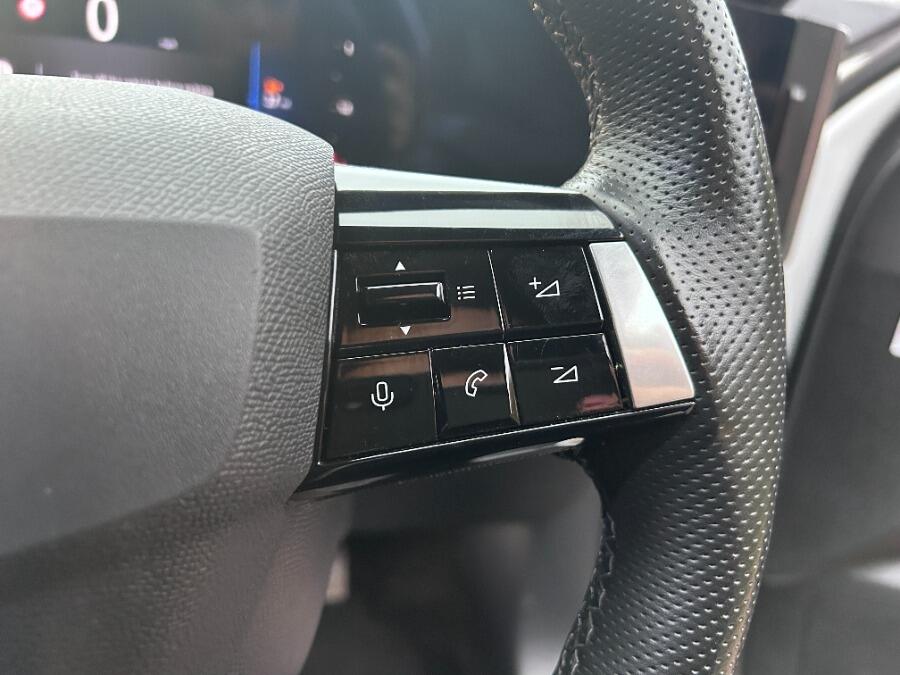 Used Vauxhall Astra 2024 for sale - 76936425: Photo 32