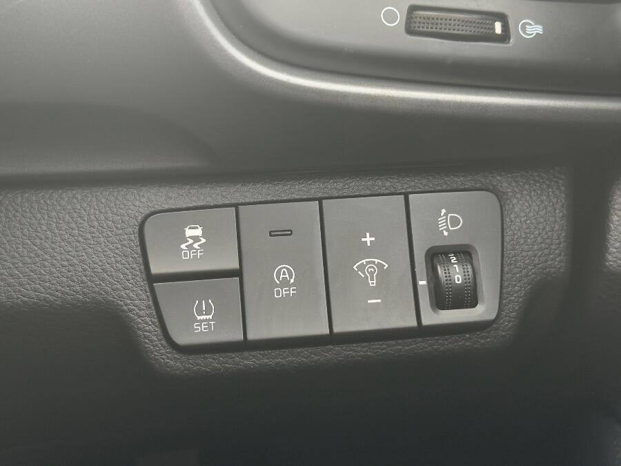 Used Kia Stonic 2023 for sale - 76592076: Photo 10