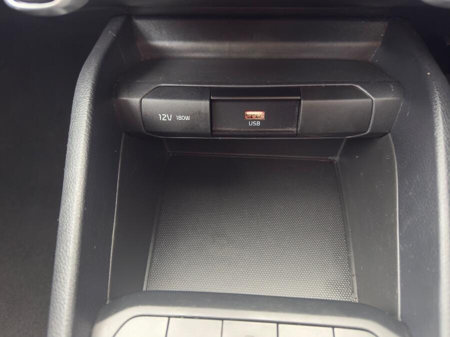Used Kia Stonic 2023 for sale - 76592076: Photo 15