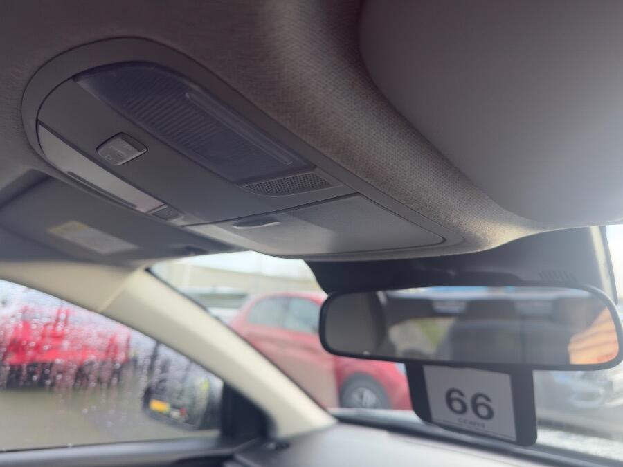 Used Kia Stonic 2023 for sale - 76592076: Photo 25