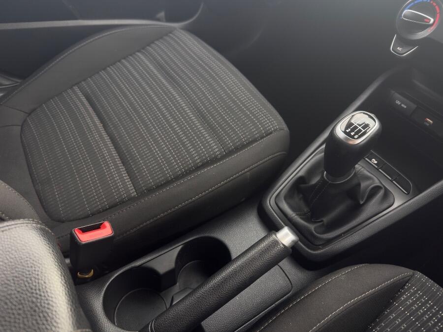 Used Kia Stonic 2023 for sale - 76592076: Photo 28