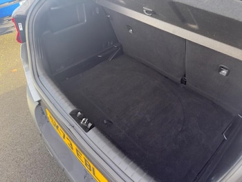 Used Kia Stonic 2023 for sale - 76592076: Photo