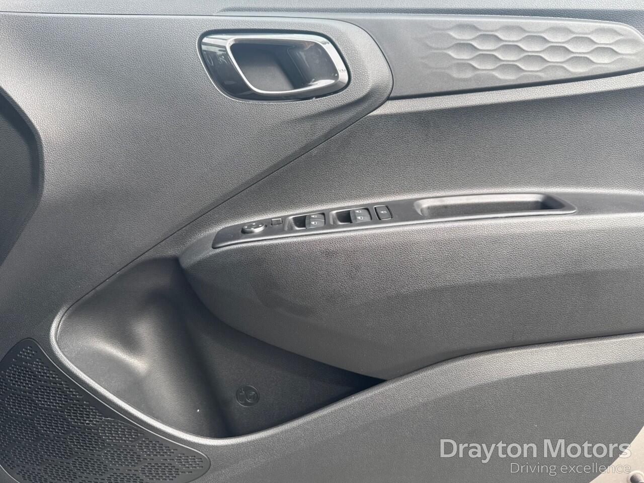 Used Hyundai i10 2023 for sale - 77523789: Photo 30