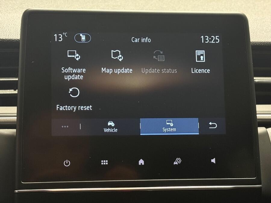 Used Renault Captur 2022 for sale - 76327132: Photo 23