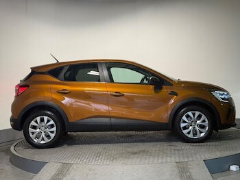 Used Renault Captur 2022 for sale - 76327132: Photo