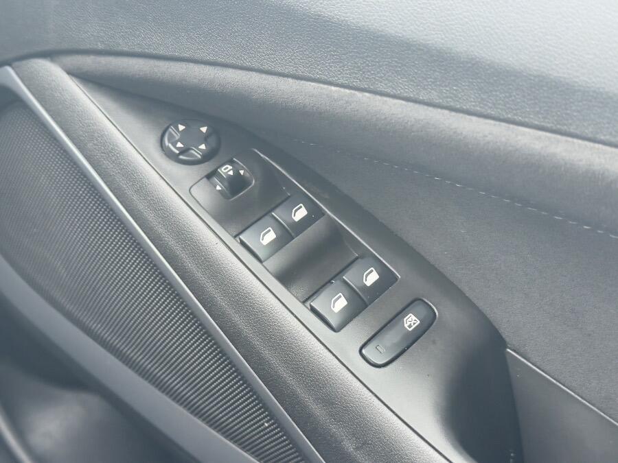 Used Vauxhall Crossland 2022 for sale - 77103542: Photo 19