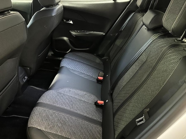 Used Peugeot 2008 2025 for sale - 76189910: Photo 17