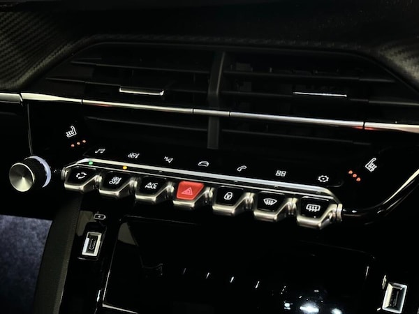 Used Peugeot 2008 2023 for sale - 76083939: Photo 24