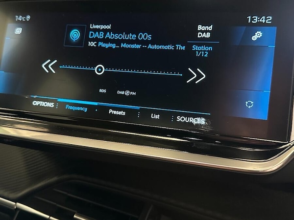 Used Peugeot 2008 2023 for sale - 76083939: Photo 25